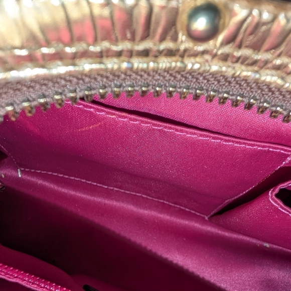 Vintage Gold and White Poppy Coach Purse - Picture 4 of 5